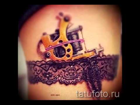 Тату подвязка на ноге и бедре - примеры на фото