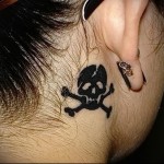 skull and crossbones tattoo