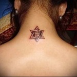 звезда давида - татуировка на шее женская - фото