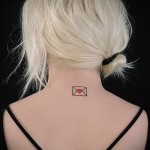 конверт с сердечком - татуировка на шее женская - фото
