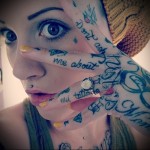 много надписей - татуировка на пальце женская (тату, tattoo)