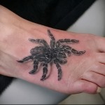 мохнатый паук татуировка на ноге мужская