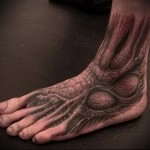 мышцы татуировка на ноге мужская