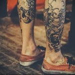 олд скул классика татуировка на ноге мужская