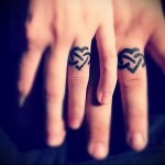 парные кольца для супругов - татуировка на пальце женская (тату, tattoo)