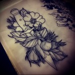 рисунок для татуировки нож и цветы