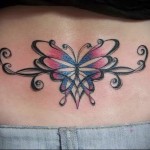 тату бабочка-стрекоза - татуировка на пояснице женская фото