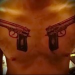 тату пистолеты - мужская татуировка на грудь