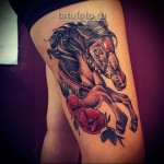 татуировка конь и розы - рисунок олд скул - цветная