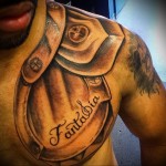 татуировка наплечник и нагрудник (часть доспехов) - мужская татуировка на плече