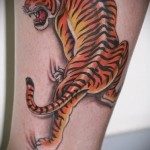 тигр татуировка на ноге мужская