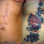 три цветка - женская татуировка на шраме - перекрытие - фото