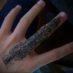 узоры линиями - татуировка на пальце женская (тату, tattoo)