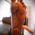 цветы на стопе татуировка на ноге мужская
