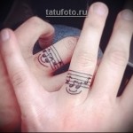 парная тату кольцо с нотами - тату для музыкантов