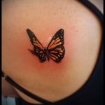 бабочка на спине тату вариант