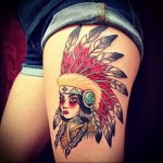 татуировка девушка индеец в яркой расскраске на женскую ногу