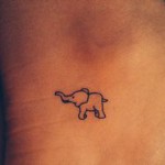Тату слон - маленький рисунок на косточке ноги