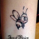 фото с татуировкой пчела -1