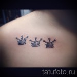 тату корона для девушек - три маленькие коронки