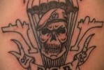 Армейская татуировка — самолеты — череп и парашутист