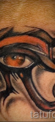 Древняя татуировка — глаз ра