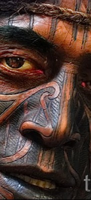 Древняя татуировка на лице мужчины
