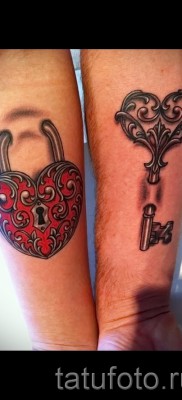 Тату замок и ключ фото пример — парная тату на руку для пары людей которые любят друг друга