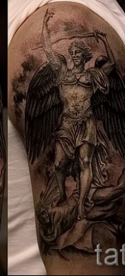 Фото тату архангел Михаил — тату копия статуи на руку и плечо