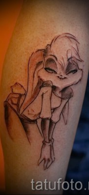 Фото татуировки с кроликом девушка из мультика — подруга бакса банни