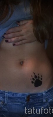 Тату лапа медведя пример на фото — интимная татуировка внизу живота у девушки