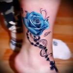 Rose Tattoo am Bein Bilder - Fotos von der Versionsnummer 15122015 2