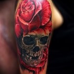 crâne de tatouage avec des roses - option Photo du nombre 15122015 1