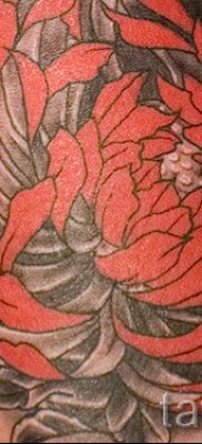 Пример тату хризантема на фото № 40