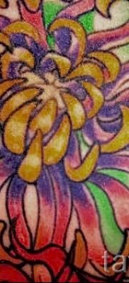 Пример тату хризантема на фото № 74