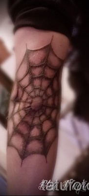 Тату паутина на локте — фото готовой татуировки — 20122015 № 34