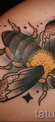 Фото тату пчела — большая необычная татуировка