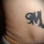 тату буква м - фото готовой татуировки - 20122015 № 8