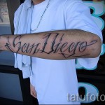тату буквы на руке - фото готовой татуировки - 20122015 № 15