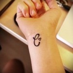 тату буквы на руке - фото готовой татуировки - 20122015 № 20