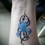 тату на кисти цветы - фото классной татуировки от 21122015 № 4