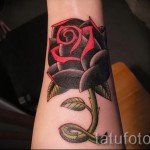 Сочная роза в цветной тату - фото