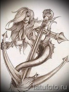 Эскиз татуировки русалки, обнимающей морской якорь. Черно-белый рисунок карандашом.