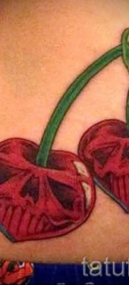 тату вишня и череп — примеры татуировки на фото от 30012016 6