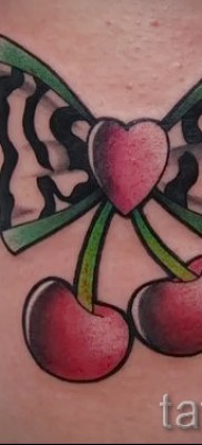 тату вишня на бедре — примеры татуировки на фото от 30012016 1