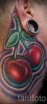 тату вишня на шее — примеры татуировки на фото от 30012016 1