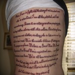 тату под грудиной надпись - примеры татуировок на фотографии от 16012016 11
