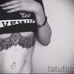 тату под грудиной у девушки - примеры татуировок на фотографии от 16012016 11