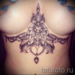 тату под грудиной фото - примеры татуировок на фотографии от 16012016 1