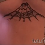 тату под грудиной фото - примеры татуировок на фотографии от 16012016 23